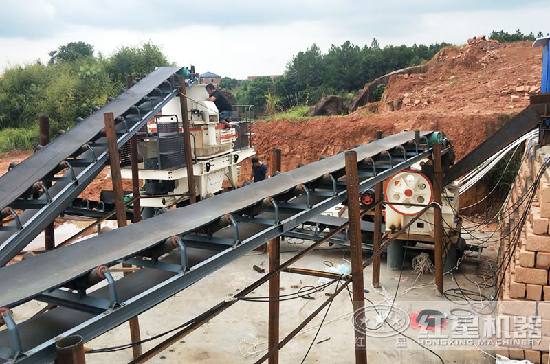 石頭加工沙子每噸成本多少錢？石頭加工沙子設(shè)備有哪些？