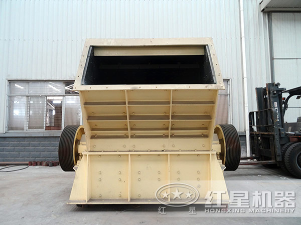 1315反擊式破碎機時產(chǎn)量可達(dá)多少噸？