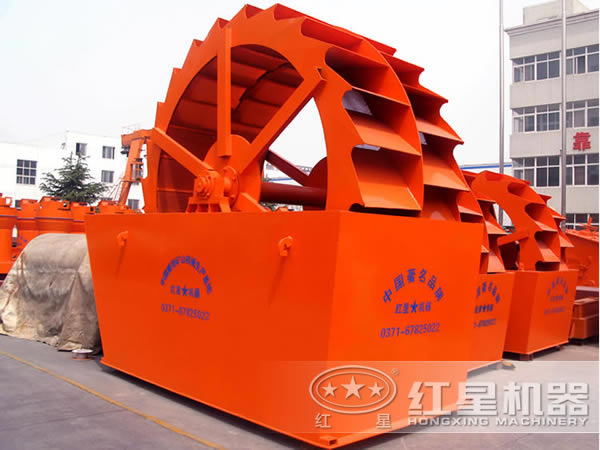 針對河沙洗選，螺旋洗砂機(jī)和輪斗式洗砂機(jī)哪個(gè)更好？