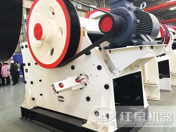 新一代CJ歐版顎式破碎機憑借高產(chǎn)、低耗迅速走紅市場