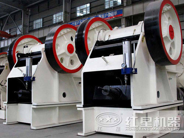 大型石頭顎破碎機(jī)市價(jià)多錢？（內(nèi)附高清顎破作業(yè)視頻）