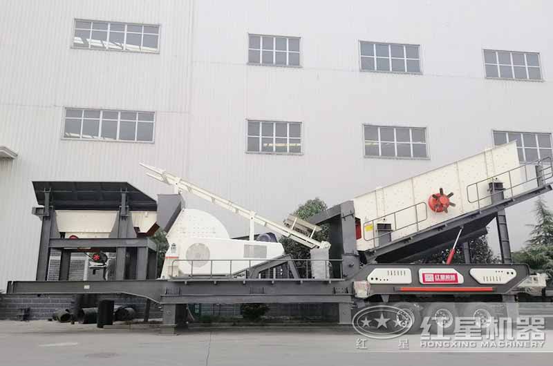 與給料機(jī)、破碎機(jī)一起搭載的新型車載可移動(dòng)篩砂機(jī)