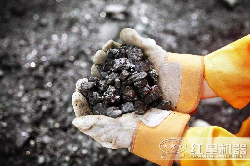 破碎鐵礦石選用哪種破碎機好？（時產(chǎn)要求在100-300噸 ）
