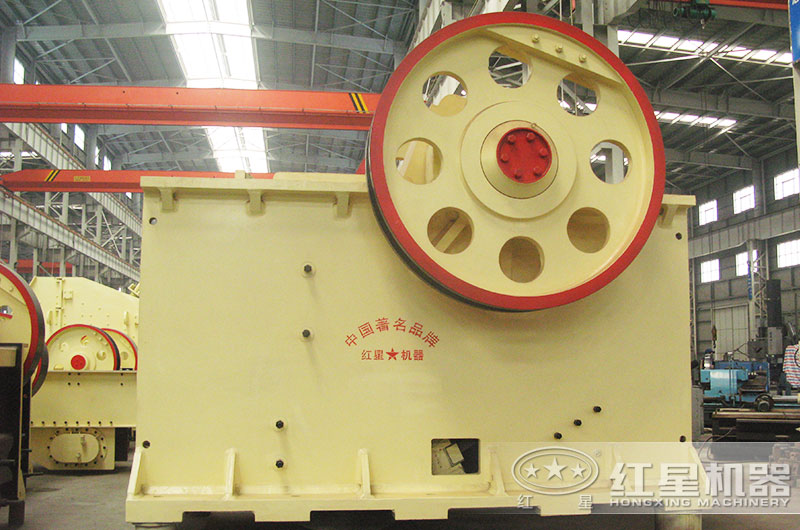 300Ⅹ1300大型細(xì)顎破型號(hào)參數(shù)及具體價(jià)位這里都有，需要的看過(guò)來(lái)