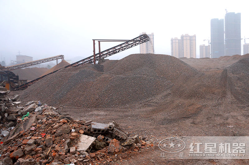建筑垃圾變廢為磚設(shè)備多少錢，建筑垃圾做的磚多少錢一塊？